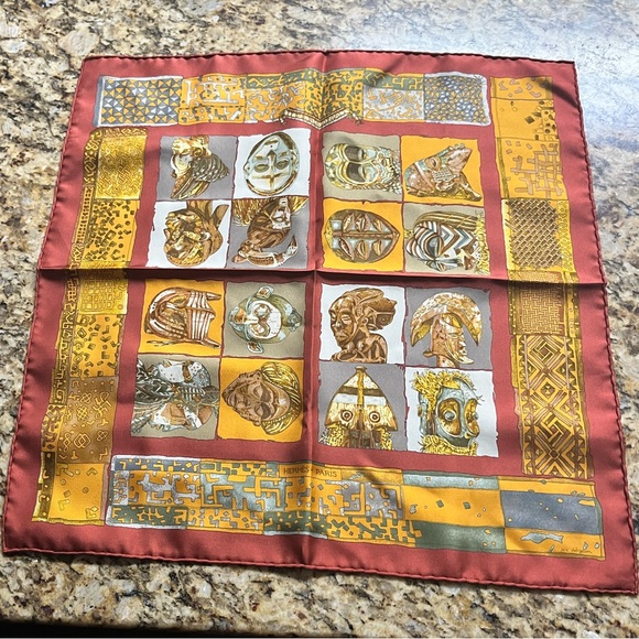 Hermes Accessories - Hermes perfect condition African mask vintage persona pochette scarf pocket 16”